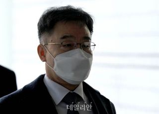 김만배, 신학림과 인터뷰선 "석열이형"…검찰 조사서는 "윤석열 몰랐다"