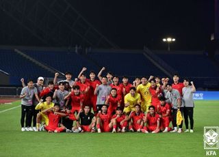 동반 우승 노리는 남녀 축구, 북한과 맞대결 가능성 촉각