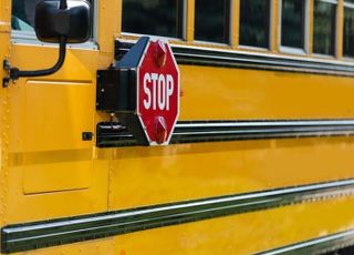 '노란버스 논란' 여진…일부 학교서 교사들에 '버스 대절 위약금' 부담 요구
