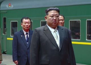 김정은, 9·9절 축하해준 시진핑에 답전…"연대화 협력 긴밀히"