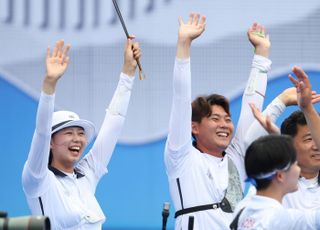 임시현 이우석 ‘혼성전 첫 금메달이다!’ [항저우 포토]