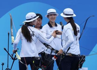 한국 여자 양궁, 중국 꺾고 아시안게임 단체전 7연패 위업 [항저우 AG]