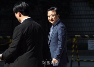 6000만원 받은 혐의로 기소된 노웅래 첫 공판…"검찰이 없는 사실 덮어씌워"