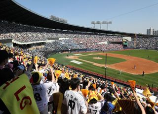 ‘LG vs 두산 매진’ 역대 4번째 800만 관중 돌파