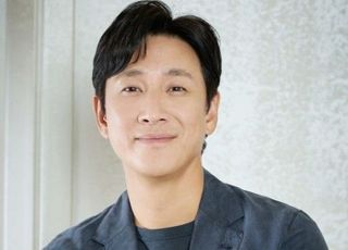 이선균 변호인 "재벌가 3세와는 모르는 사이…전혜진 150억 건물 매각도 사건과 상관 없어"