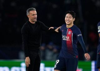 물 오른 이강인, 챔스서 PSG 데뷔골…주전 경쟁 청신호