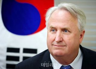 인요한 "영남 스타 의원들, 총선서 서울 험지 가야"