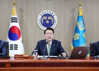 윤 대통령 "국민 외침·현장 절규 응답이 최우선…민생 현장 더 파고들 것"