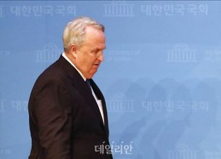 "타조가 모래 머리 박듯 당정관계 모른척"…野, 국민의힘 혁신위 연일 견제