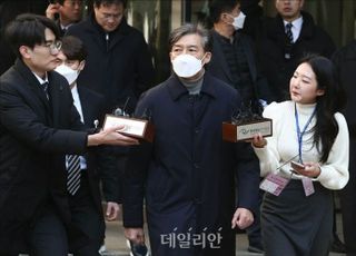 이재명 험지출마론에 '조국 출사표'까지…민주당, 총선 셈법 복잡 [정국 기상대]