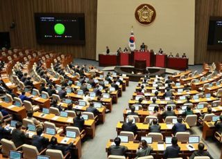 민주당, '노란봉투법·방송3법' 강행 처리…국회 본회의 통과