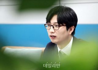 권지웅 "정치가 청년 눈물 외면…국민 향한 '구애경쟁' 필요" [4류 정치 청산 - 연속 인터뷰]