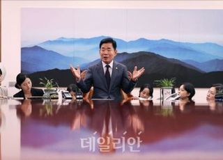 '이준석·조국 신당' 고개 들자…뜨거운 감자된 '병립형 비례제 복귀'