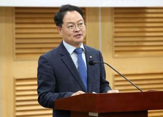 "국민 알 필요 없다"…허영, '유권자 비하' 발언으로 정개특위 위원 사퇴