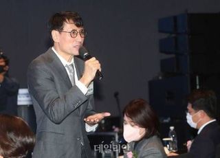 카카오 홍은택 "각종 의혹 감사 착수…투명하게 공유할 것"