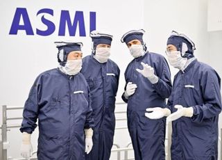 대통령실, 민주 '尹 ASML 투자 무임승차' 브리핑에 "순방 성과 폄훼" 발끈