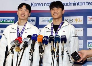 배드민턴 서승재·강민혁, 세계랭킹 1위 중국조 꺾고 왕중왕