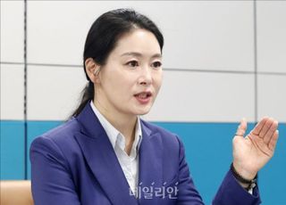 보복운전으로 벌금형 받은 이경, 민주당 부대변인 사퇴