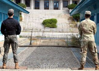 북한군 JSA 권총 무장 '맞조치'…유엔사 판문점 근무자 재무장