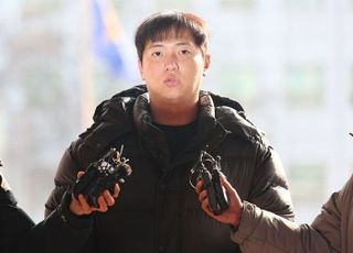 '김하성 공갈 혐의' 임혜동에게 합의금 요구했느냐 물으니...