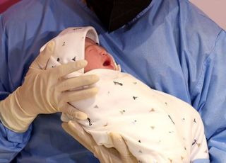 2024년 새해둥이 '아홍이'…"12년만에 얻은 아이, 난임부부 응원"