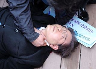 민주당, 이재명 피습에 3일 비상의총 소집…홍익표 "동요 말라"