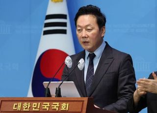 또 '자객 출마' 논란…정봉주, 박용진에 "민주당답지 않은 분 쉬어라" 선전포고