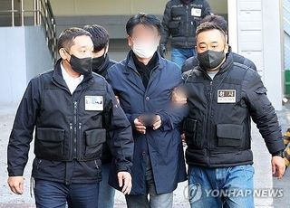 경찰, 이재명 습격범 조력자 긴급체포…"범행동기 담긴 '변명문' 대신 발송해주기로"