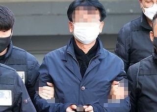 경찰, '이재명 습격범' 얼굴·이름·나이 공개 안 한다