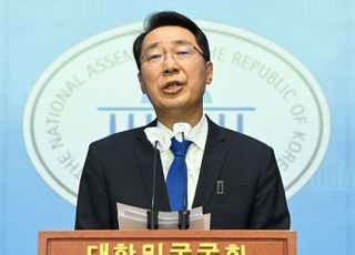 윤영찬, '원칙과상식' 대열 이탈…"민주당 남겠다 동지들에게 미안"