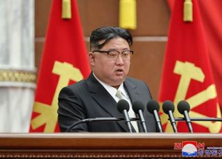 [속보] 김정은 "'전쟁시 대한민국 완전 점령해 공화국 편입' 헌법 반영"
