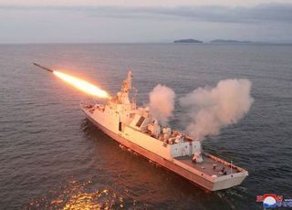 북한 "'불화살-3-31' 첫 발사"… 한미일 규탄에 러시아 '北 엄호'