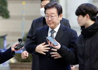 대장동 사건, 남욱 진술 바뀌자 민주당 "검찰의 겁박, 부당거래 산물"