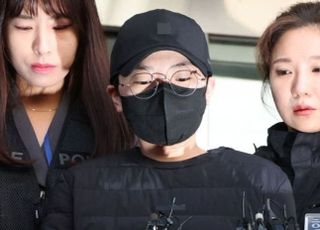 전청조 징역 15년 구형…검찰, "호화생활 위한 범행, 참작동기 없다"