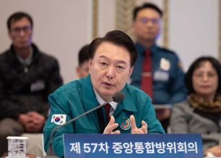 尹, 잇단 도발 北에 "비이성적 집단"…이 와중 이재명 '남북 핫라인 복원' 촉구