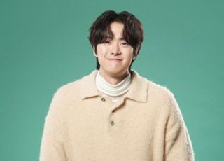 공명 "데뷔 10년 차, 나에게 칭찬해주고 싶어" [D:인터뷰]