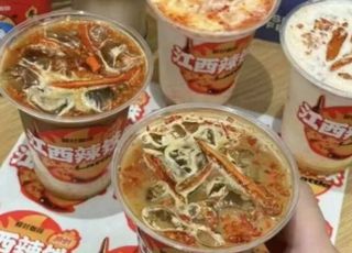 커피에 고추 넣고 고춧가루 '팍팍'…1일 300잔 팔렸다