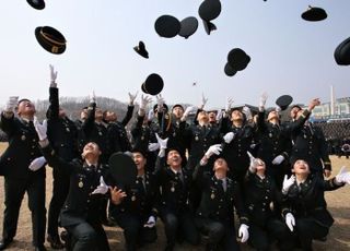 초급간부 모집 '빨간불'…육군, ROTC 필기시험 15년만에 폐지