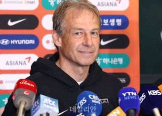 손절 당한 클린스만, 위약금 챙기고 '축협 언팔'