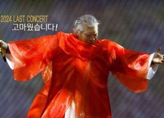 “박수칠 때 떠난다”…나훈아 마지막 콘서트 예고, 사실상 은퇴 시사