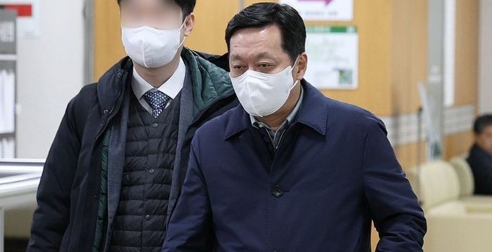 검찰 "대포폰으로 민주당 공천 관여" vs 정진상 "전부 허위"