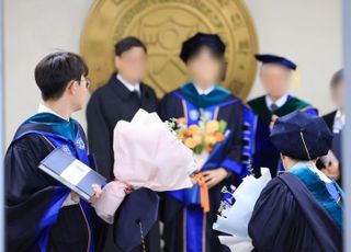 이 난리에도 의대 열풍…5명 추가 모집에 3000여명 몰렸다