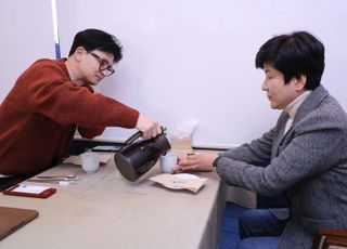 한동훈 만난 김영주, 국민의힘 입당 관련 "너무 늦지 않게 답하겠다"