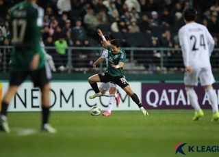 전북-울산, ACL 8강 1차전 1-1 무승부…이명재, 김태환 제치고 동점골