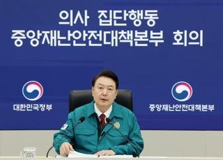 윤 대통령 "국민 건강 위협하는 병원 구조 반드시 개혁…PA 간호사 적극 활용"