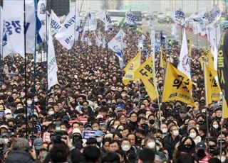 국민 10명 중 7명 "전공의 집단사직 공감하지 않아" [데일리안 여론조사]