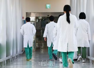 정부, 전문의 고용 늘리고 전공의 업무 축소…대학병원 인력구조 전면 개편