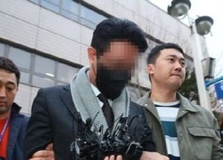 '이선균 협박' 유흥업소 실장, 혐의 인정…마약 준 의사는 부인