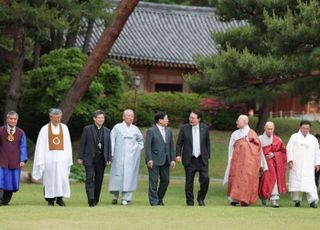 尹, 종교계 지도자들과 만나 "의료개혁 등 완수 위해 힘 모아달라"