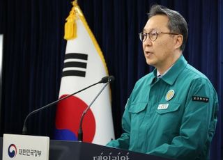 복지차관 “집단행동 의사들, 많은 국민이 왜 분노하는지 무겁게 받아들여야”